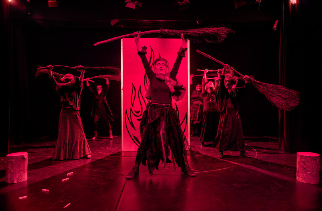 19 - _Q245100_DPL_9.2_LR_3000